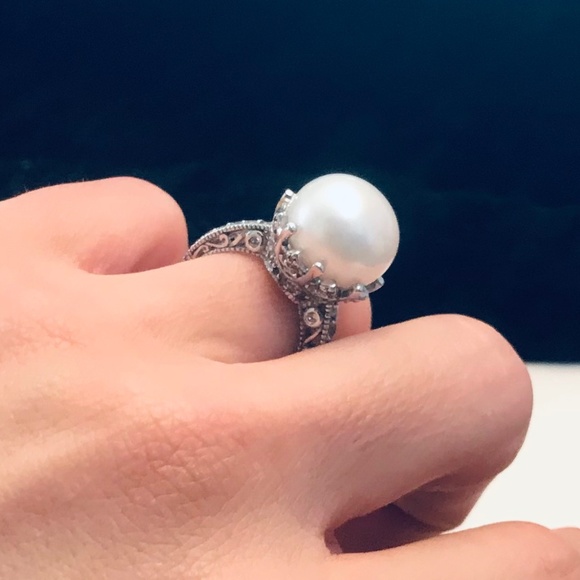 Genuine Cultured White Pearl & Zircon Crown Ring - Picture 6 of 10